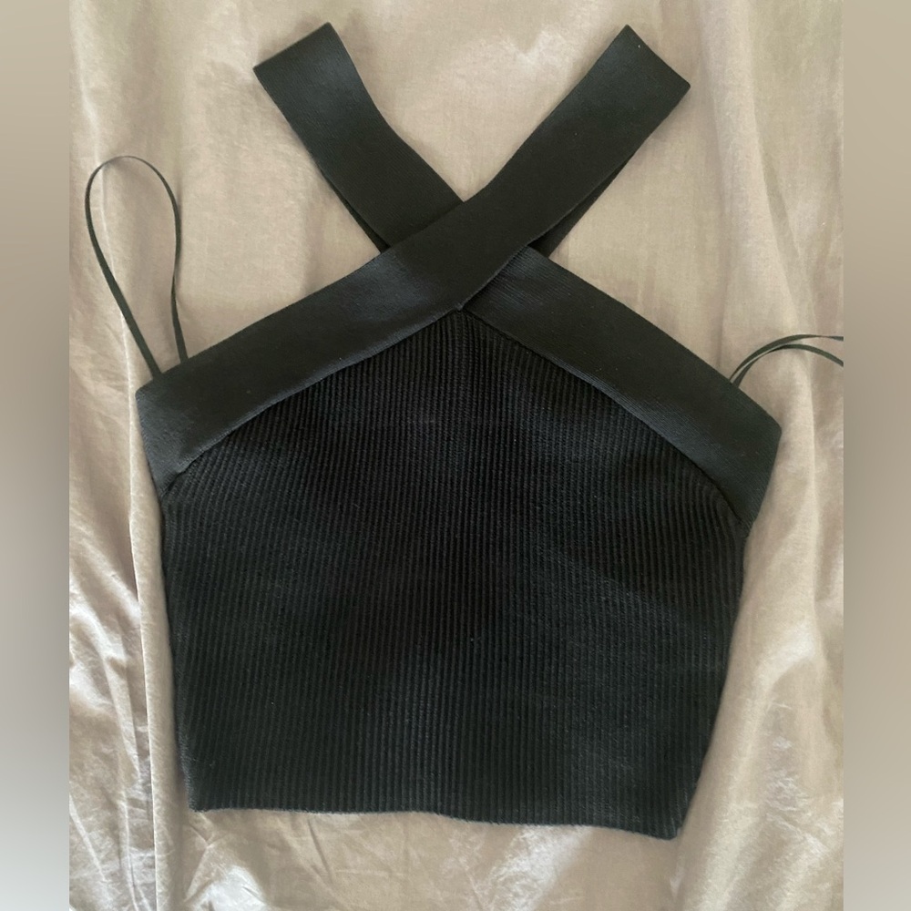 Aritzia black cross cross sculpt knit cropped tank size small